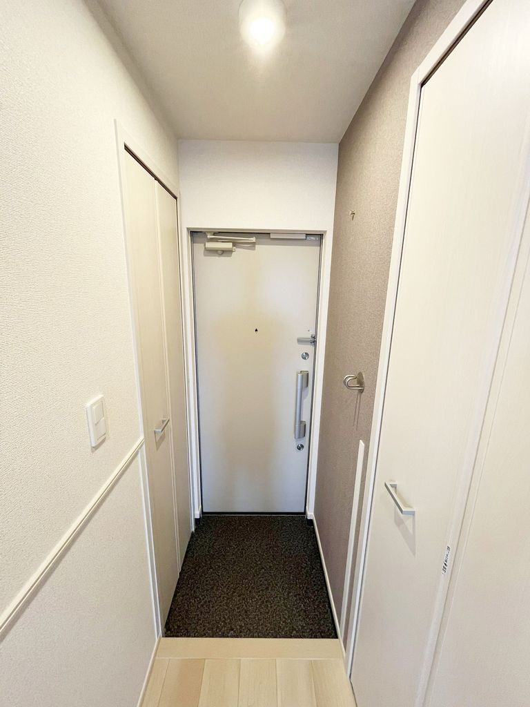 玄関　★閑静な住宅街に立地★