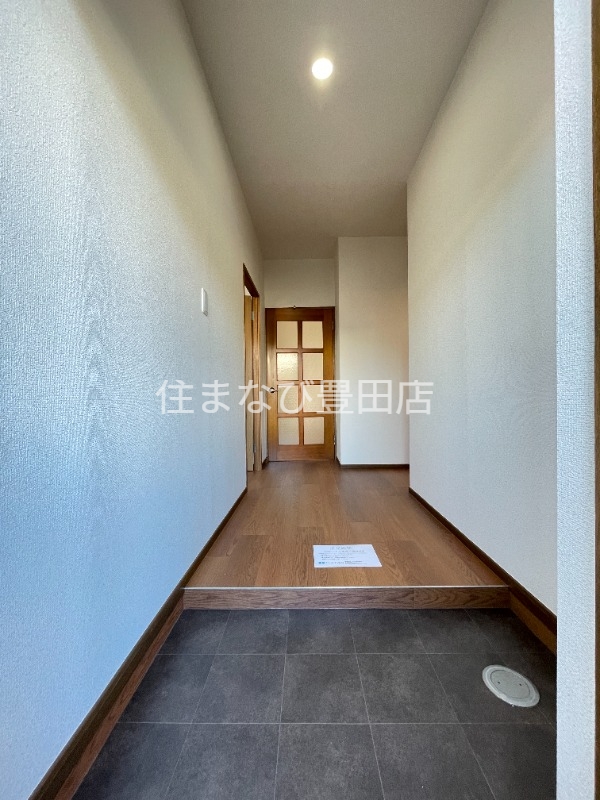 玄関　同型別部屋写真