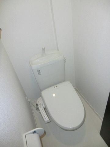 トイレ　ウォシュレット完備