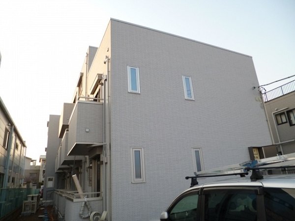 建物外観　2014年築の物件。