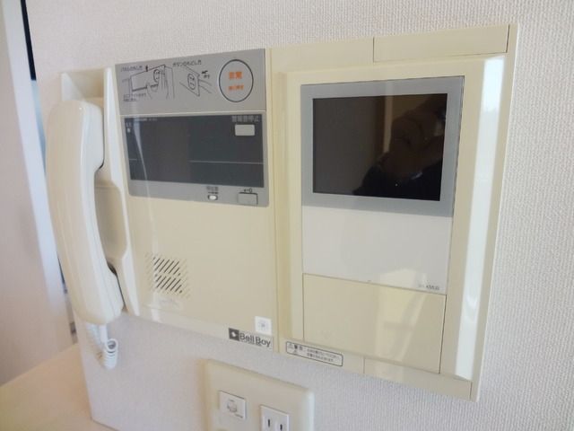セキュリティ　★インターホン付きで安心です★