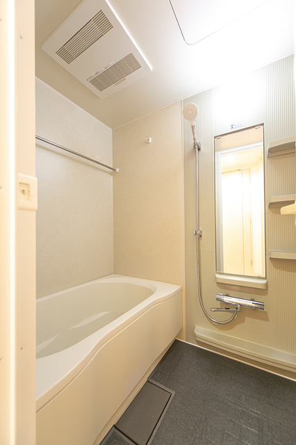 バス・シャワールーム　※写真は同タイプ住戸です。