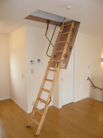 収納　屋根裏収納
