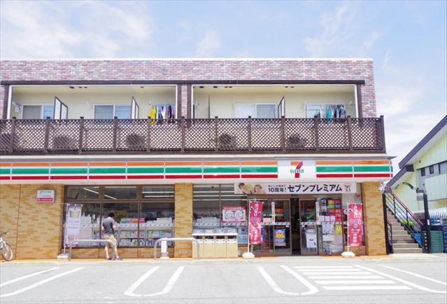 コンビニ　セブンイレブン（コンビニ）まで532m