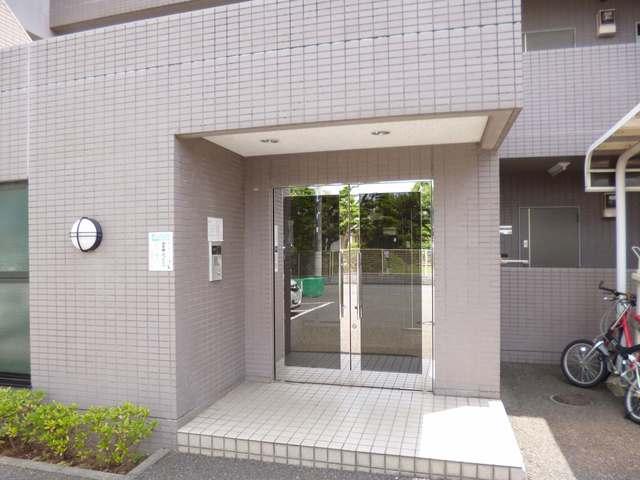 エントランス　ゆとりのあるエントランスです