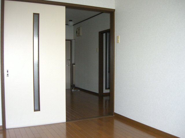 居室・リビング　エアコン付きです