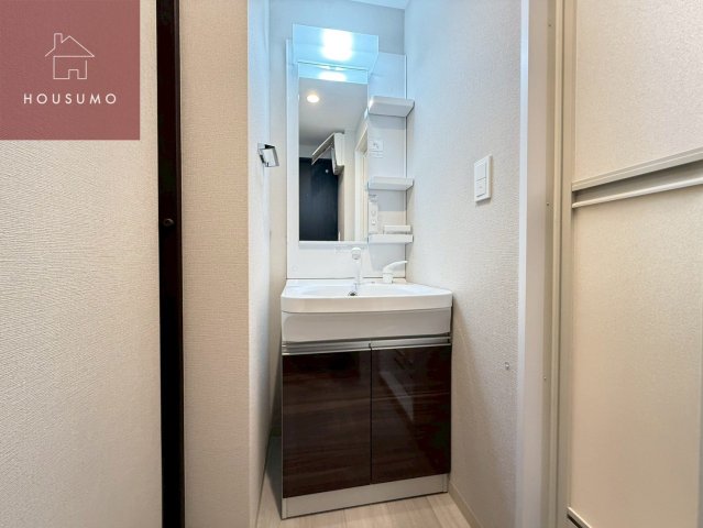 洗面設備　コンパクトで使いやすい洗面所