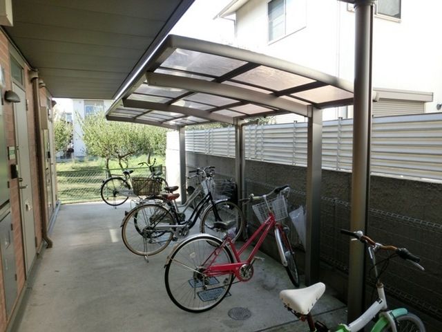 エントランス　自転車置場