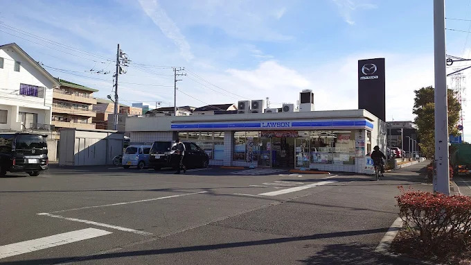 コンビニ　ローソン 都筑茅ケ崎南二丁目店（コンビニ）まで493m