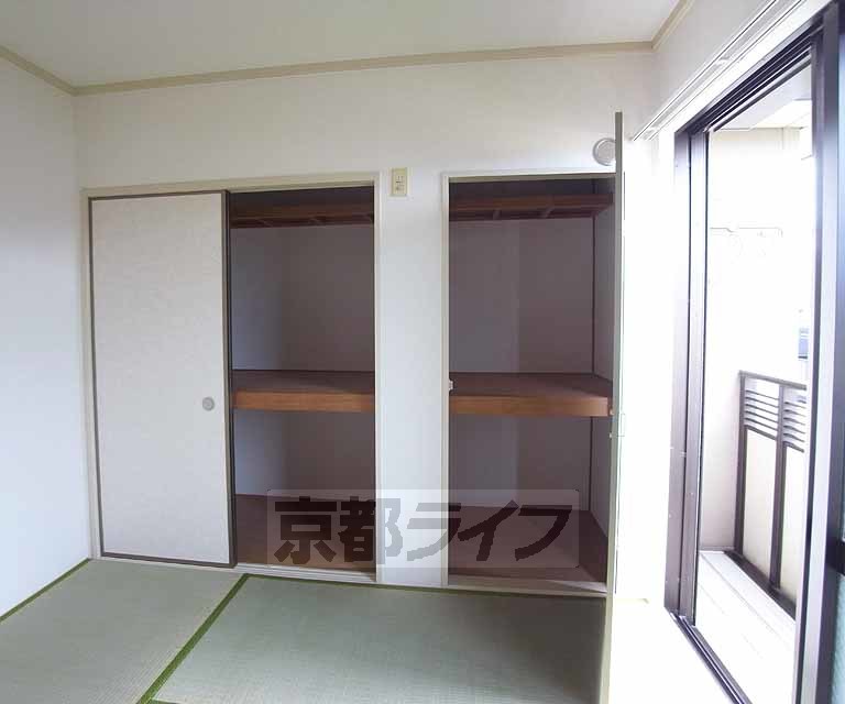 収納　和室の大きい収納２つ