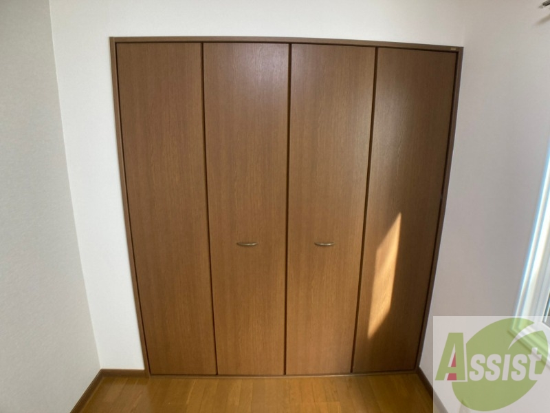 収納　寝室の収納です。部屋がすっきり片付きます。