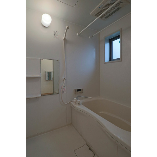バス・シャワールーム　同じ建物の別のお部屋