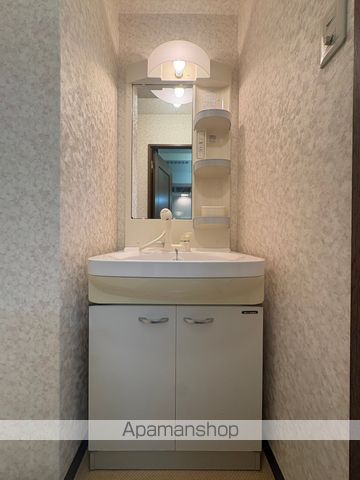 ＪＲ東海道本線 浜松駅 バス乗車時間：11分 最寄りバス停で下車 徒歩1分 3階建 築22年の内装写真