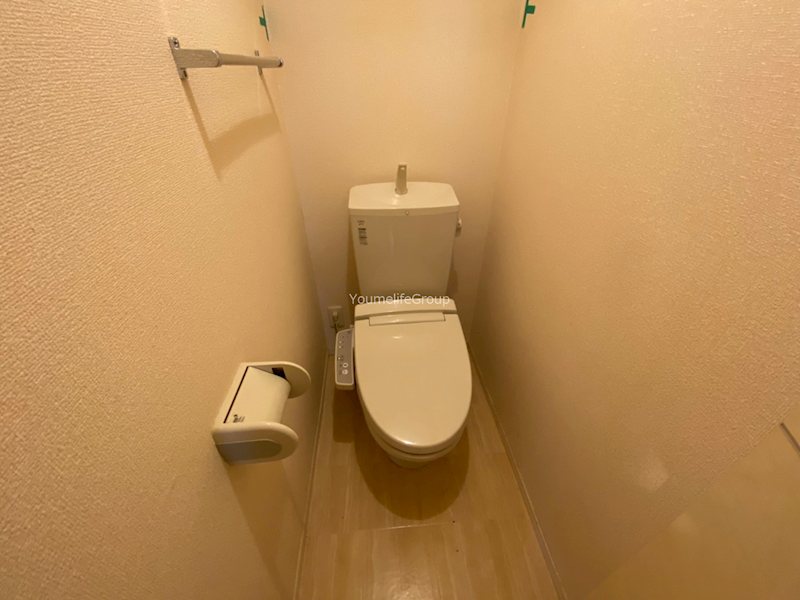 トイレ　※同施工会社参考写真※