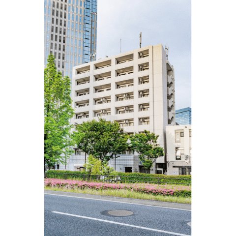 建物外観　鉄筋コンクリート造のがっちりとした建物。