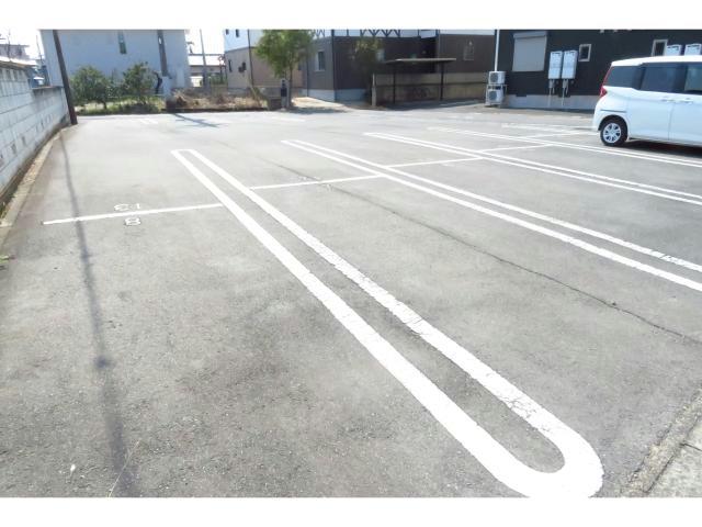 駐車場　駐車場