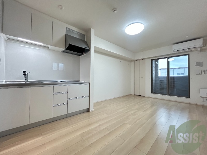 居室・リビング　こちら生活のメインとなるリビング部分になります。