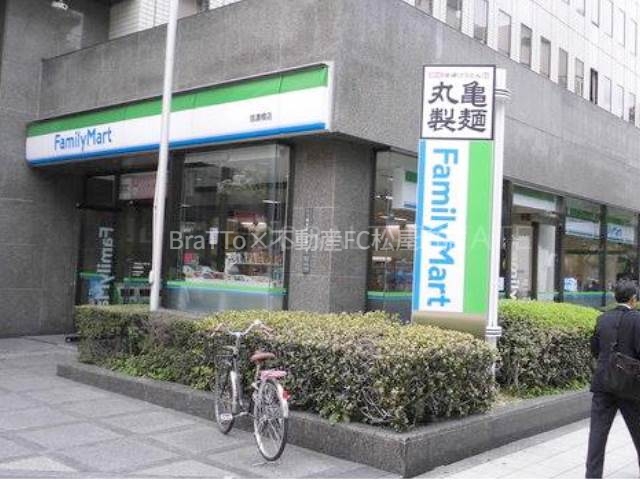 コンビニ　ファミリーマート信濃橋店（コンビニ）まで114m