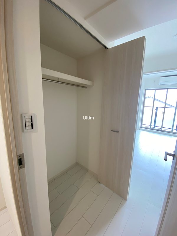 収納　違うお部屋の写真ですが参考までに