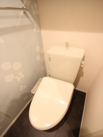 トイレ　ウォシュレット付のトイレです♪
