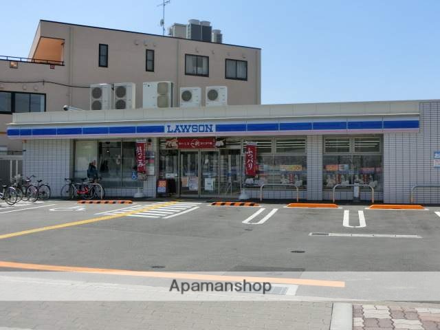 コンビニ　ローソン（コンビニ）まで590m