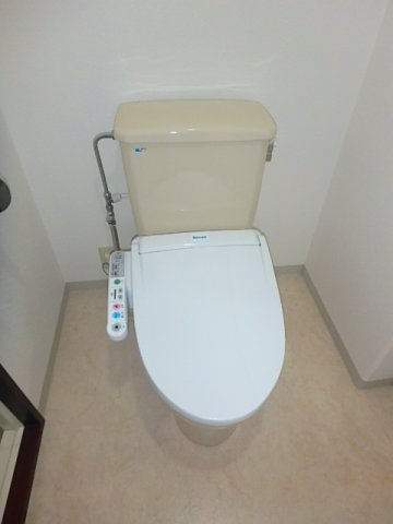 トイレ　※写真は他の号室です