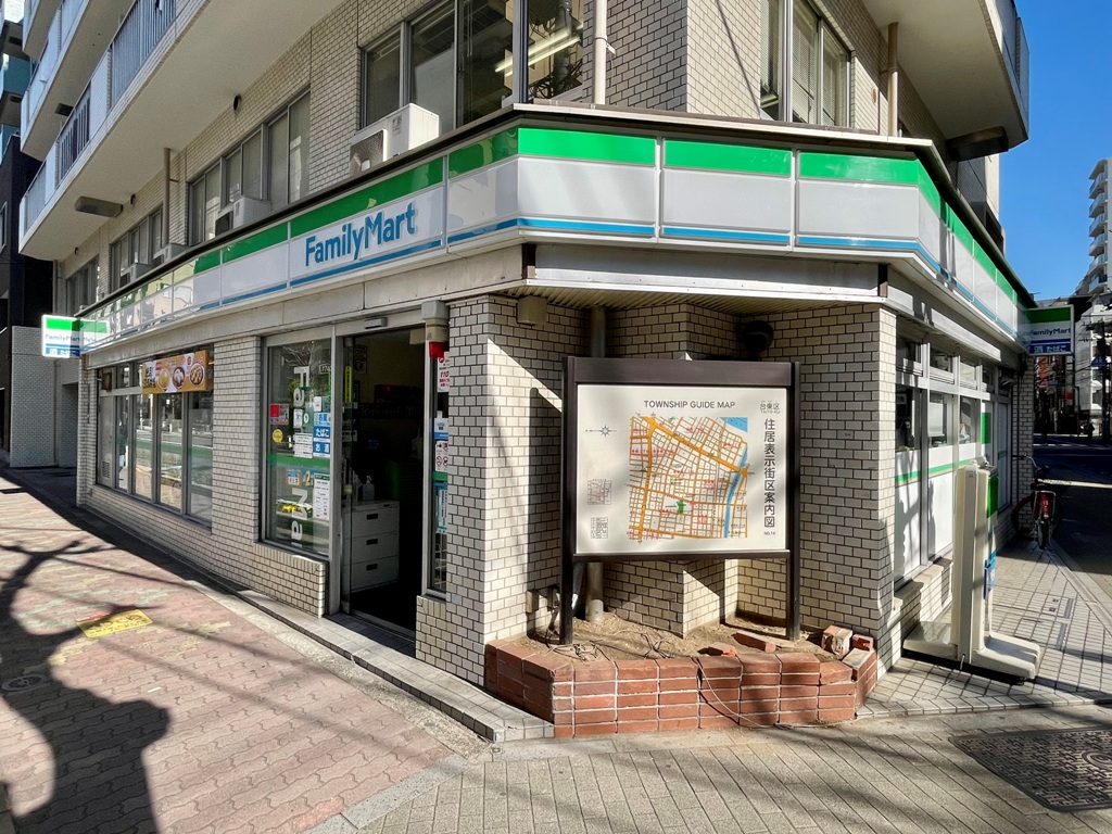 コンビニ　ファミリーマート浅草橋二丁目店（コンビニ）まで159m