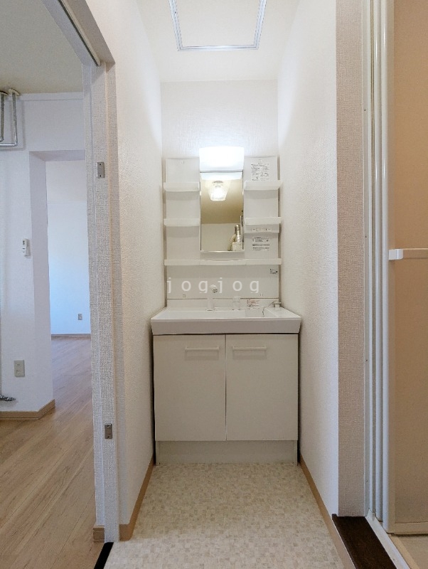 洗面設備　子供部屋２