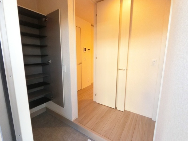 玄関　図面と現状に相違がある場合には現状を優先