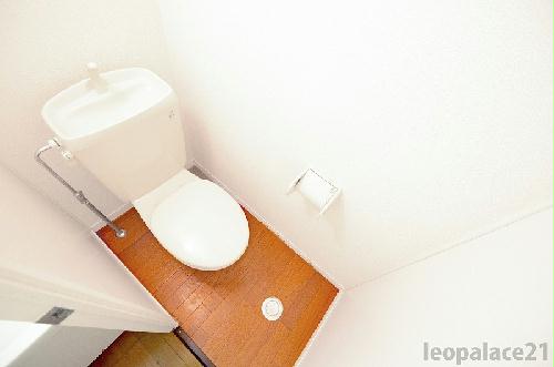 トイレ　お部屋の仕様や設備は現況を優先します。