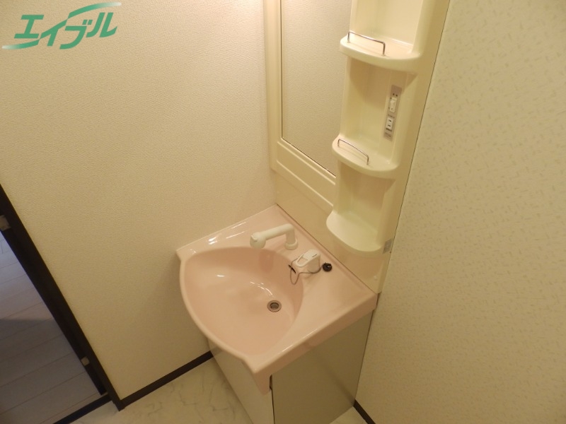 洗面設備　別部屋同型参考写真