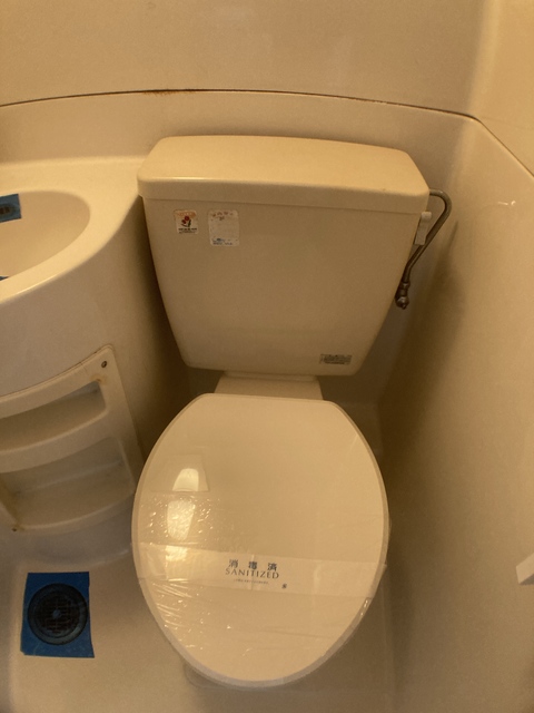 トイレ　※補修前の参考画像の為、設備等は現況優先。