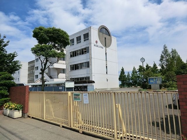 中学校　松伏町立松伏第二中学校（中学校）まで811m