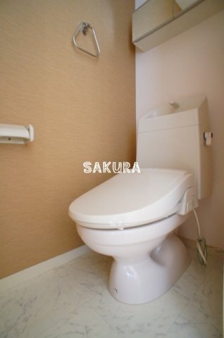 トイレ　落ち着いた色調のトイレです♪
