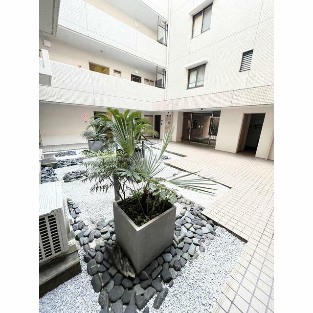 その他共有部分　中庭　2022年9月撮影