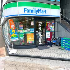 コンビニ　ファミリーマート 泉尾一丁目店（コンビニ）まで165m