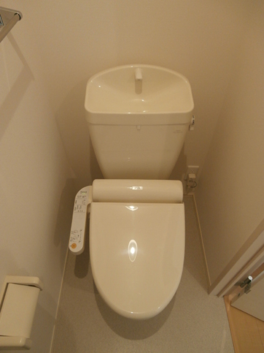 トイレ　お写真は、別のお部屋のものです。
