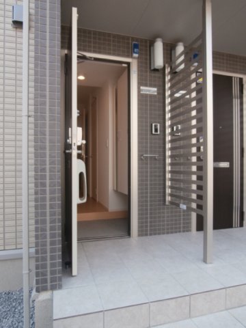 玄関　お写真は、別のお部屋のものです。