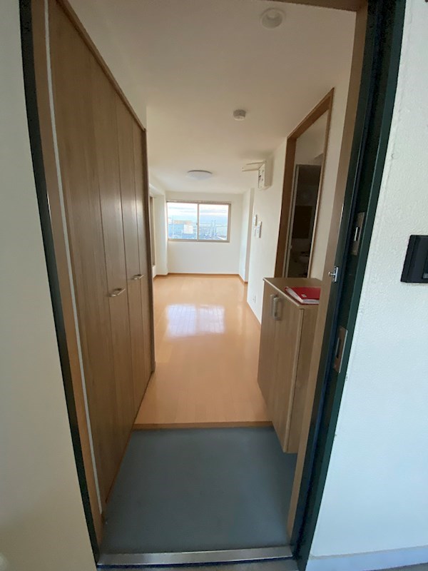 玄関　※類似タイプのお部屋です