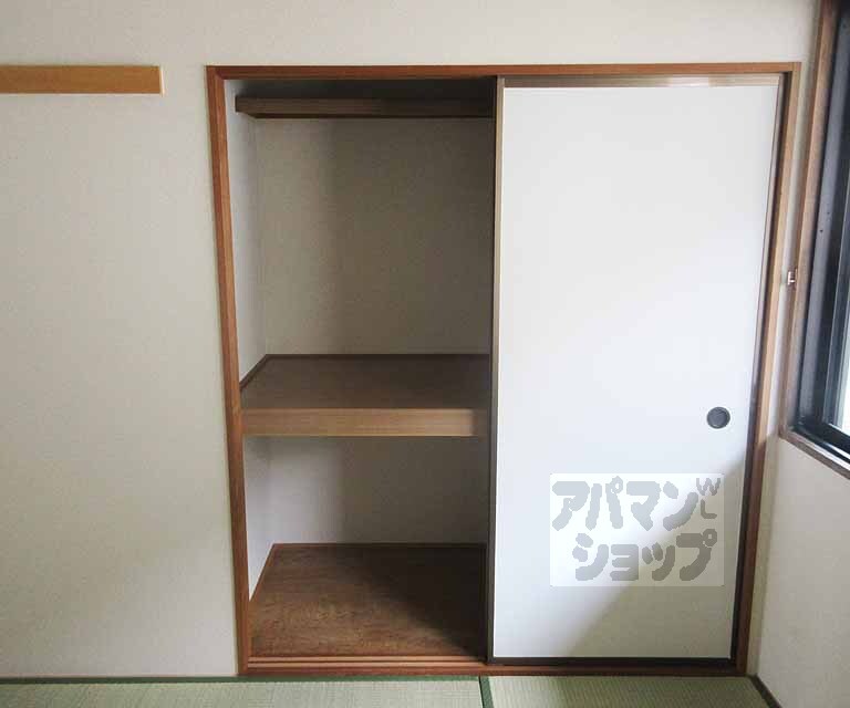 収納　布団もすっぽりの押入れです。
