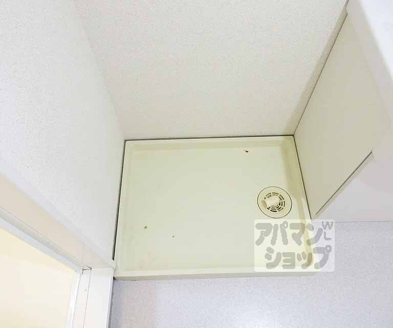 その他設備　洗濯盤も標準サイズです。