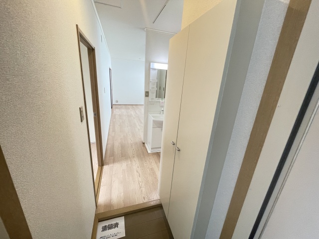 玄関　同タイプ間取　前回リフォームの写真になります。