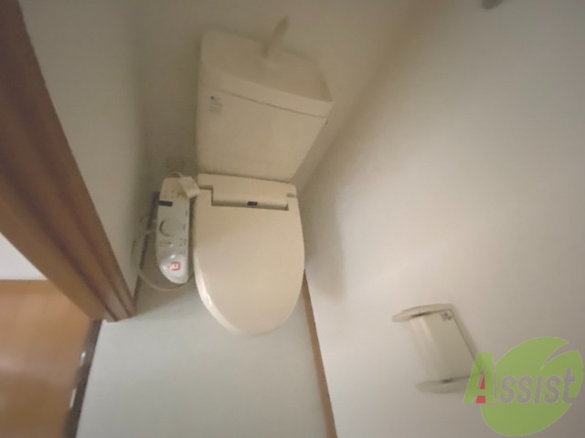 トイレ　白を基調としたトイレは、清潔感がありますね