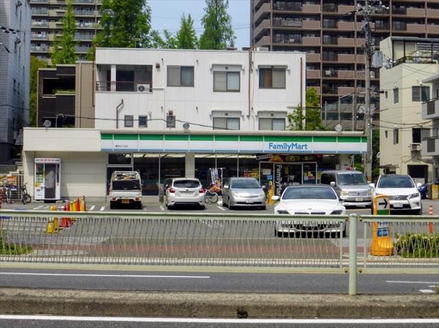 コンビニ　ファミリーマート（コンビニ）まで169m