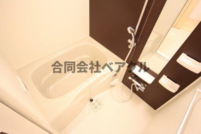 バス・シャワールーム　コンパクトで使いやすいお風呂です
