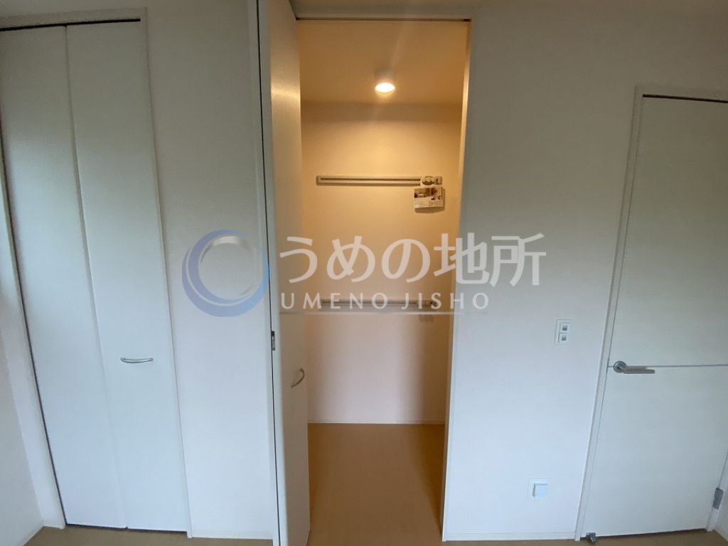 収納　洋室収納1
