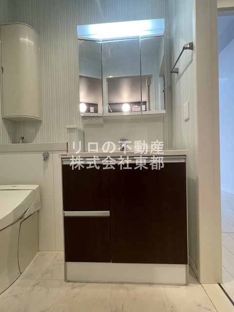 洗面設備　嬉しい洗面台は独立タイプ！