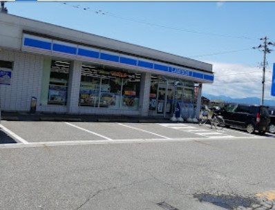 コンビニ　ローソン富山寺町店（コンビニ）まで572m