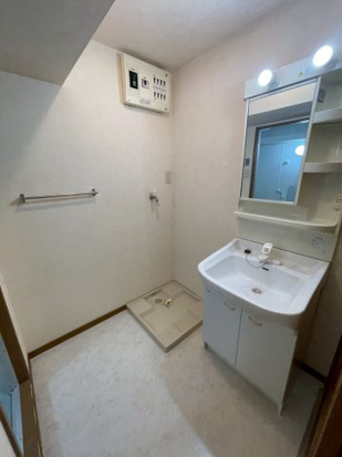 洗面設備　※写真は別室参考写真・現状優先　※間取図と異なる箇所は現状優