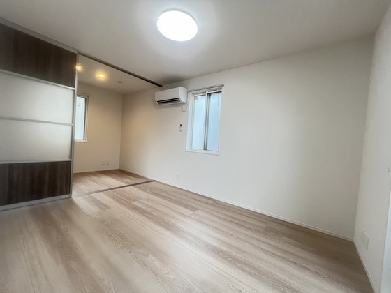 居室・リビング　※別部屋の写真です